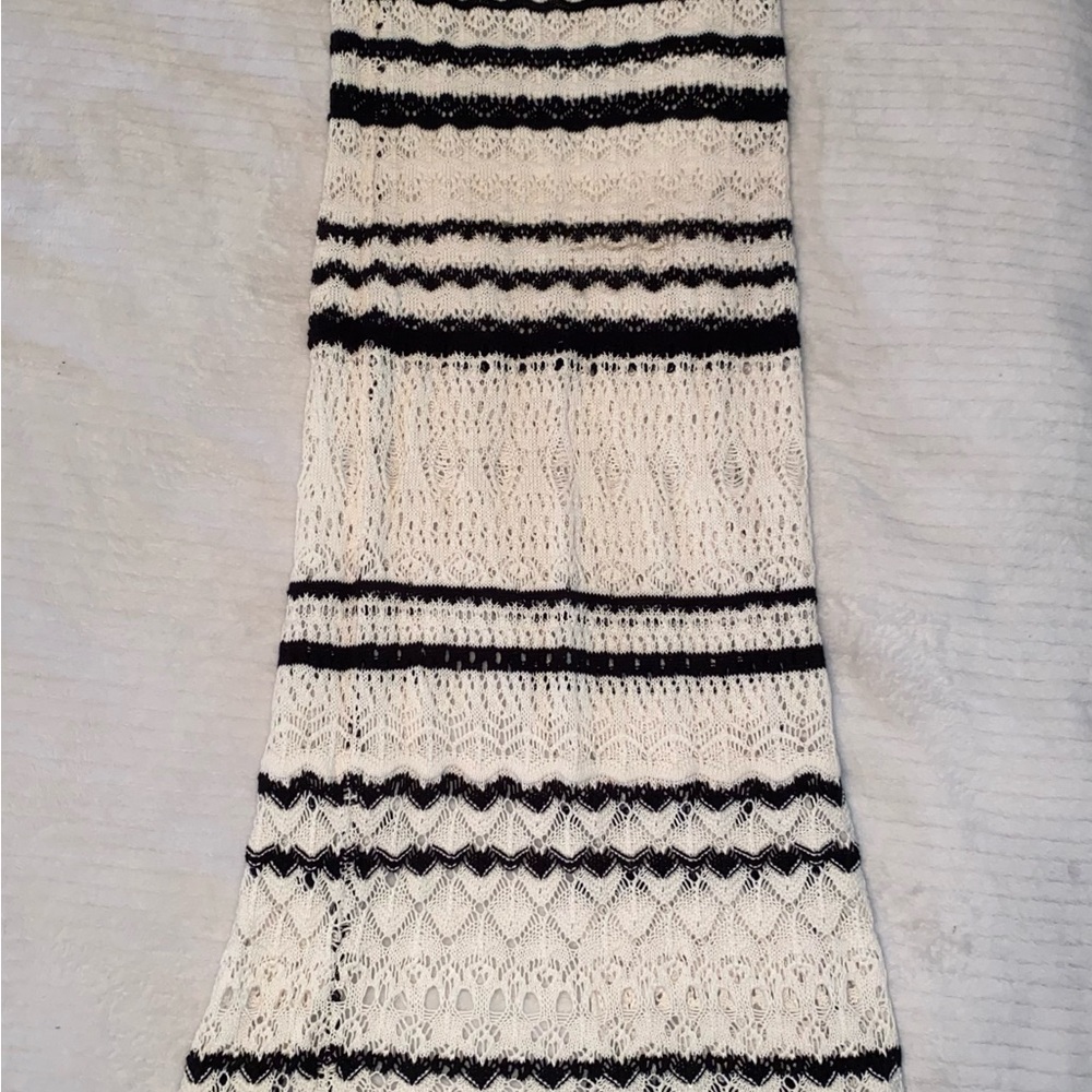 Chic Lace Maxi Skirt in Black and Cream